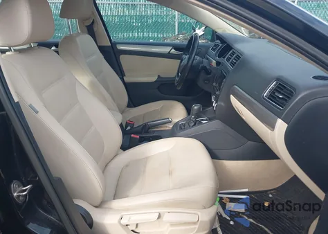 2015 Volkswagen Jetta 1.8T Se from USA, damaged, VIN 3VWD07AJ2FM331005